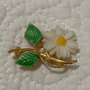 Vintage JJ Signed White Daisy Flower Brooch Pin Gold Tone